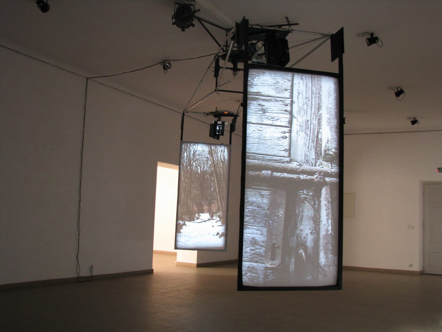 A.Kokosza, wideoinstalacja PAMIĘĆ PRZESTSZENI, 2011