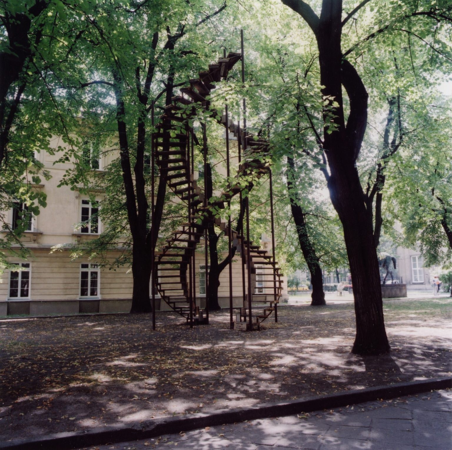 K.Smaczna-Łagowska, Pomnik miejsca, 2003