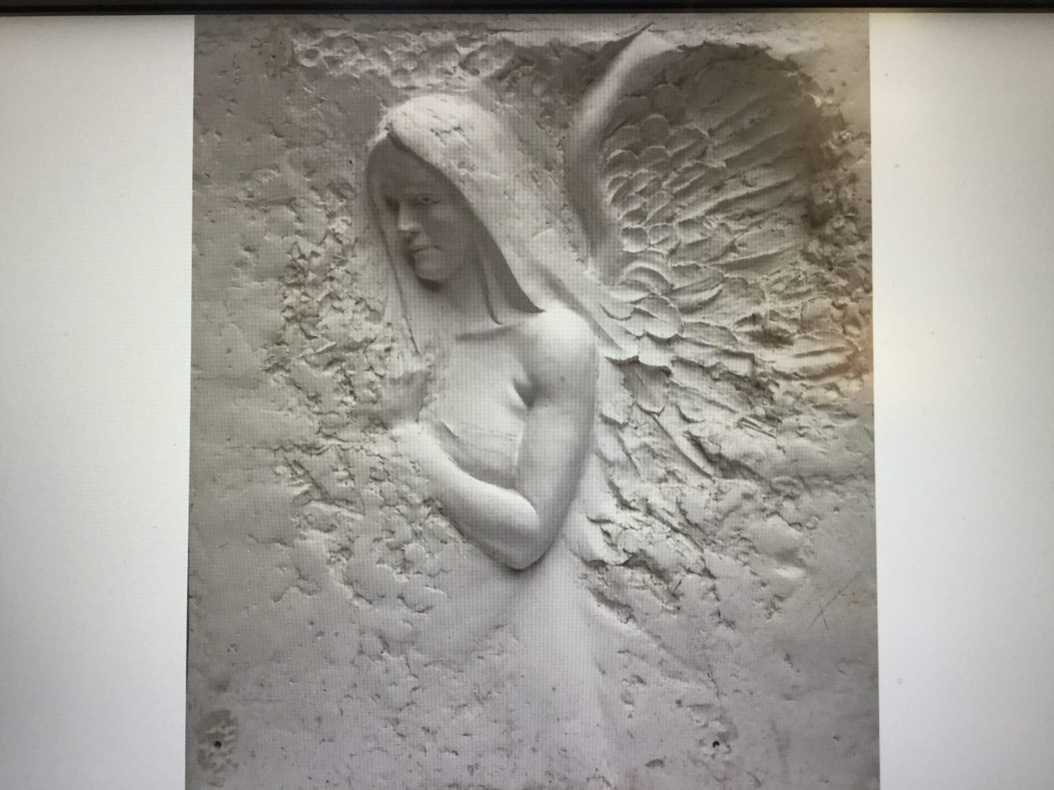 St. Gruszka, pomnik rzeźba anioła, 2,2 m. wysokości, wapień, Jarocin