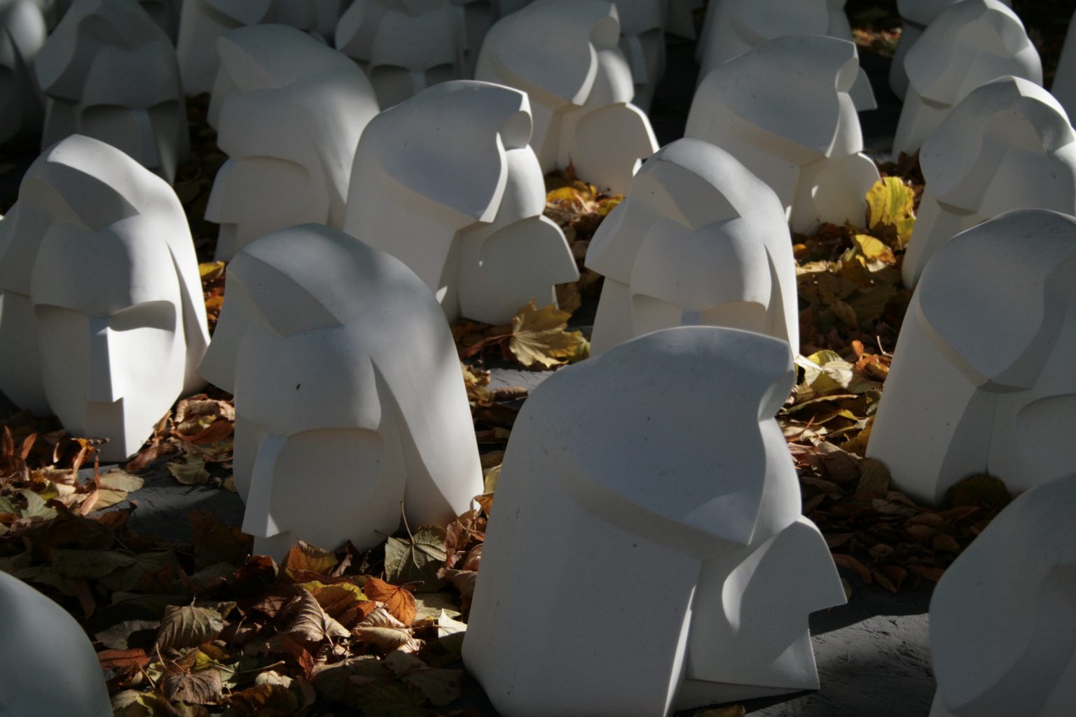 S.Brach, 200 x Chopin, porcelain, 2011