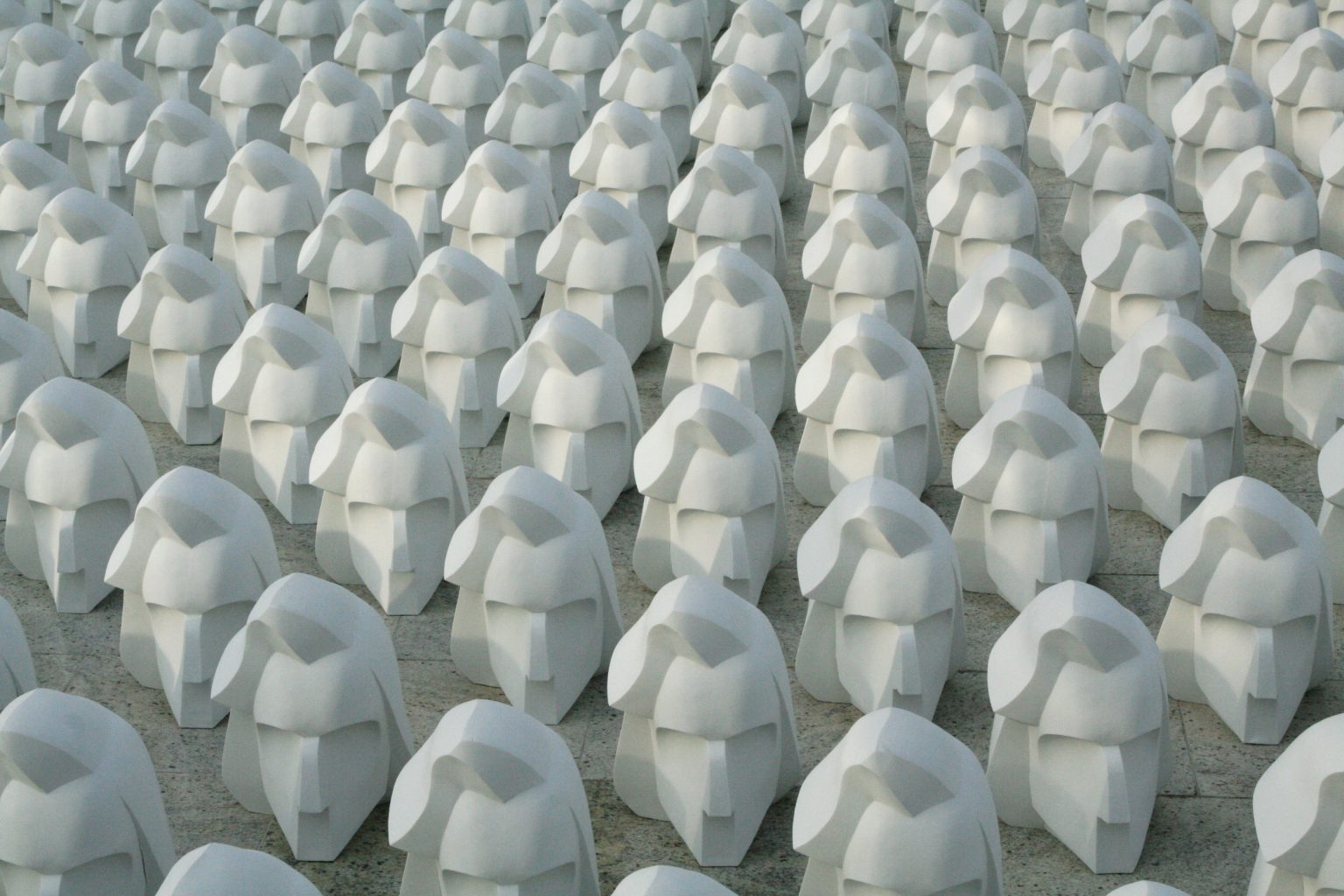 S.Brach, 200xChopin, porcelana, 2010