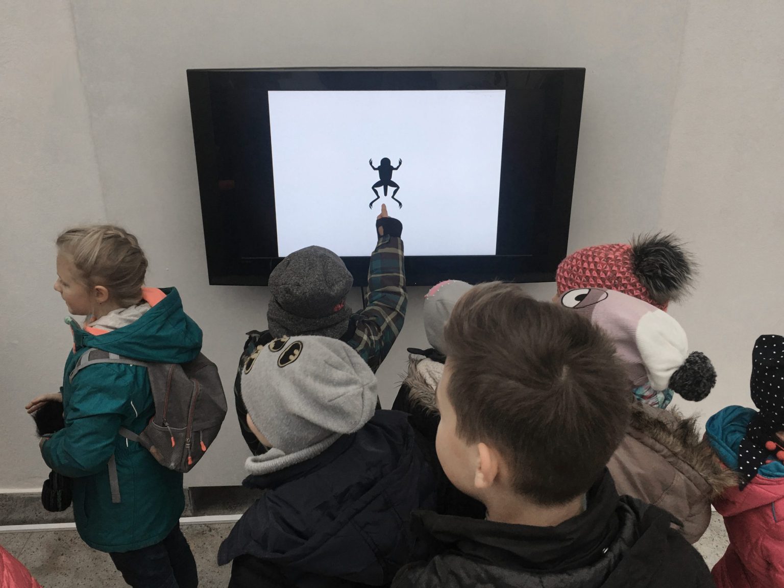 13 Pieśni miłosne Dzien ziemi Centrum Rzezby Polskiej w Oronsku 2017 animacja pokladkowa