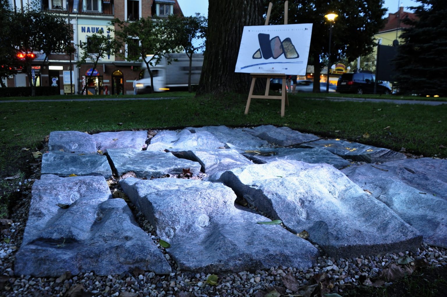 K.Smaczna-Łagowska, Grawitacja, 2010