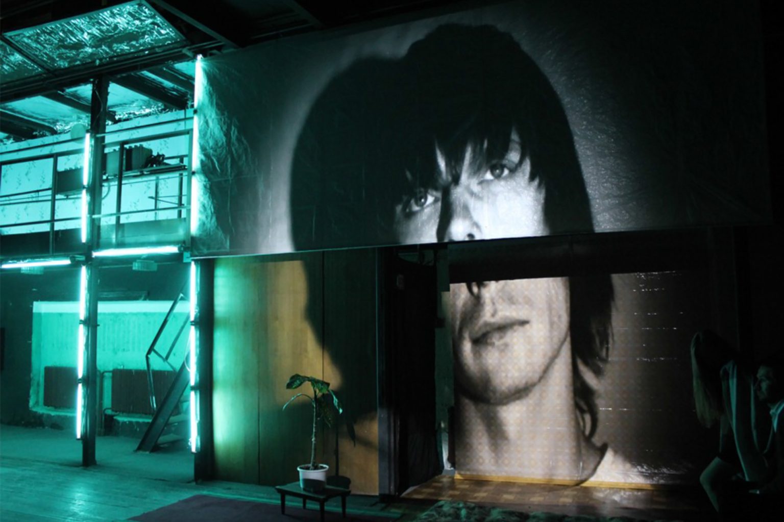 E.Łuczak, Patris, instalacja do spektaklu, 2013