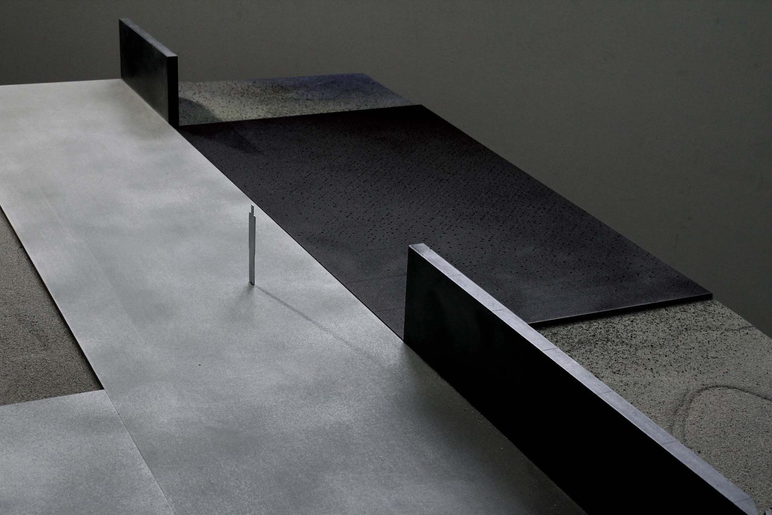 A.Sołyga, Pomnik upamiętniający ofiary katastrofy lotniczej pod Smoleńskiej 10-04-2010 r., 2012