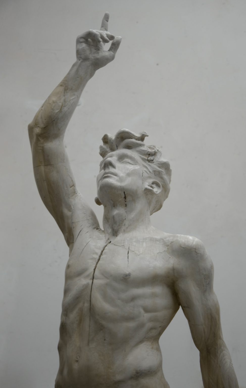 A.Kozak, Ikar, drewno, 2017