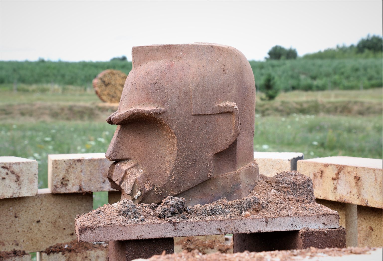 S.Brach, Marszałek, masa szamotowa, 2018