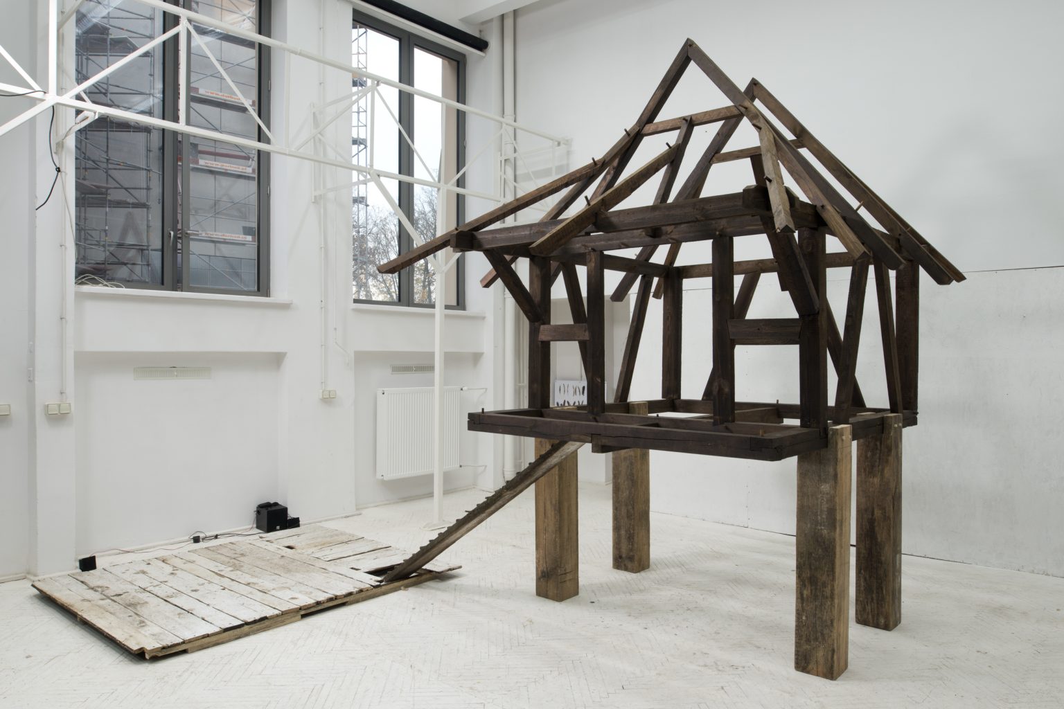 A.Siekierska, Dom, instal. dźwięk, 2013