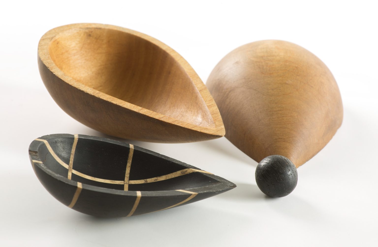 A.Kozak, Pestka, drewno, 2016