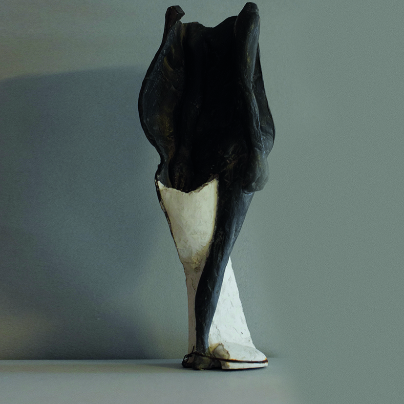 G.Witek, FIGURY Z CYKLU „DIALOG”, ołów, gips, wys. figury około 50 cm, od roku 2003 cykl w procesie powstawania