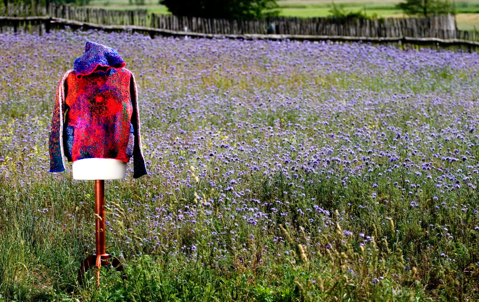 M.Dmitruk, bez tytulu, tk.unik.wyk.recz., 2003-2004, foto. D.Pawelec