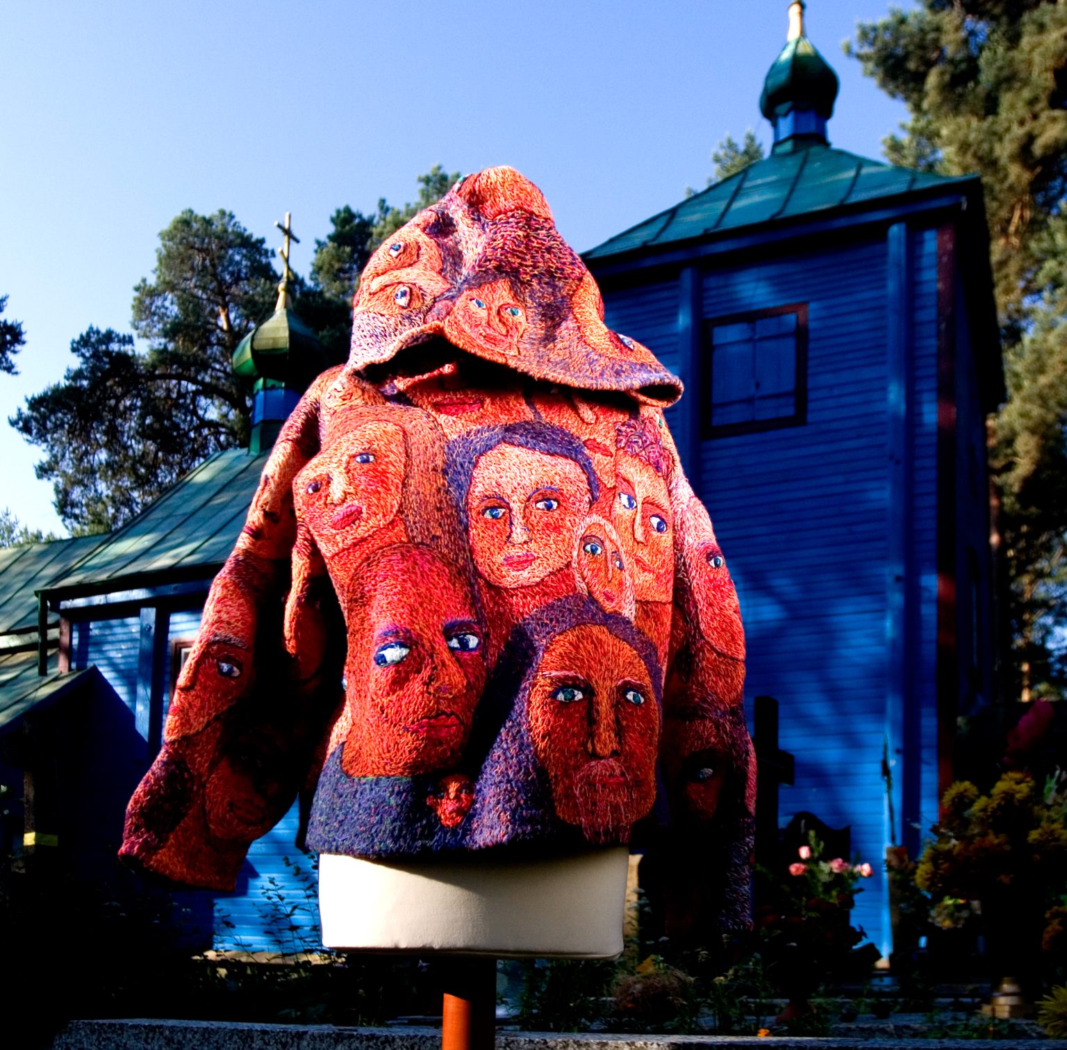 M.Dmitruk, bez tytulu, tk.unik.wyk.recz., 2003-2005, foto. D.Pawelec