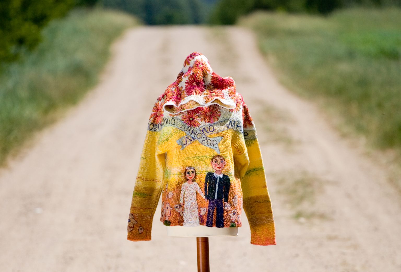 M.Dmitruk, bez tytulu, tk.unik.wyk.recz., 2004-2005, foto. D.Pawelec